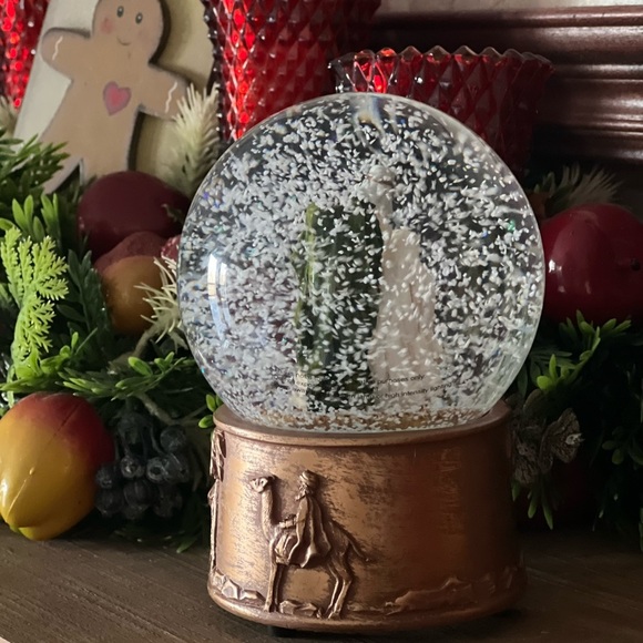 ❤️ Christmas Nativity Musical Silent Night Snow Globe‼️FINAL SALE - Picture 5 of 9